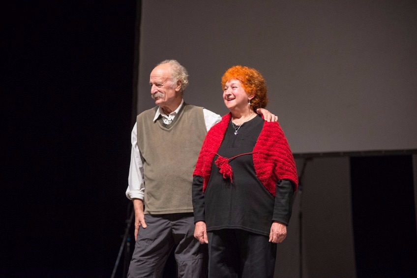 El Flaco Suárez y  Gladys Ravalle, dos referentes del teatro mendocino, participaron en la apertura de la 32 Fiesta Nacional del Teatro con una cálida improvisación.